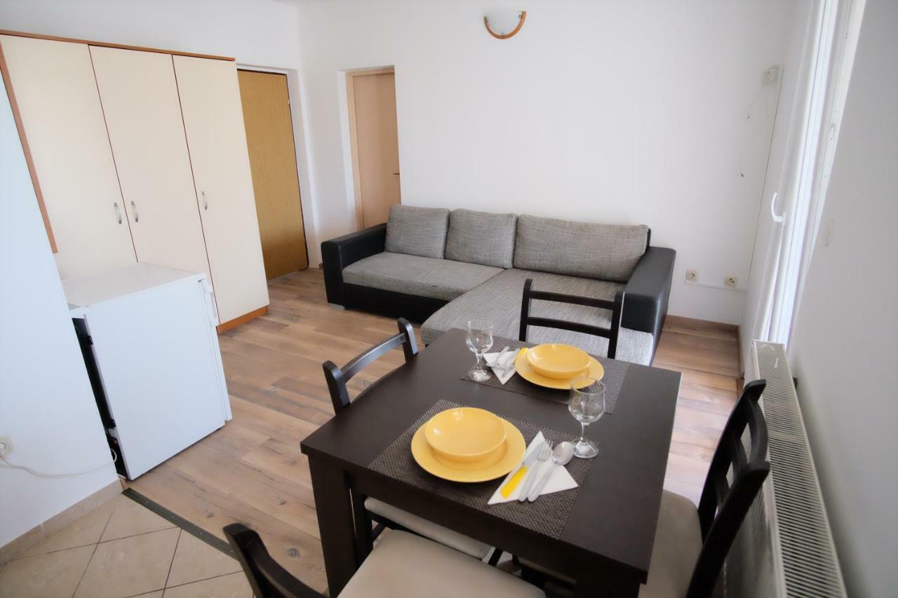 Apartmani Svemir Drage Buitenkant foto