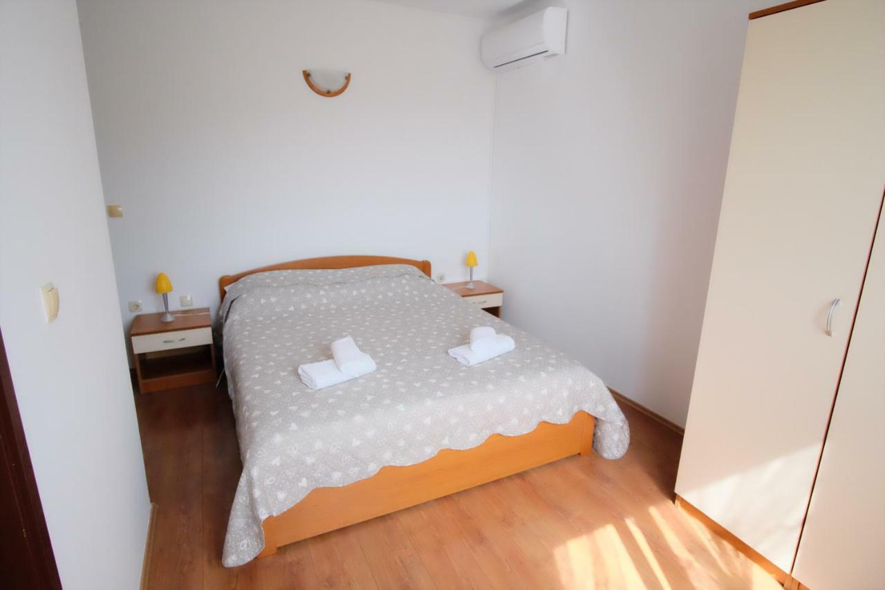 Apartmani Svemir Drage Buitenkant foto