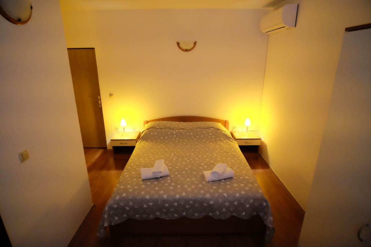 Apartmani Svemir Drage Buitenkant foto