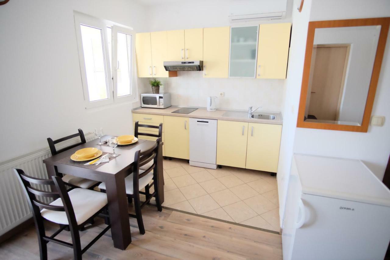 Apartmani Svemir Drage Buitenkant foto